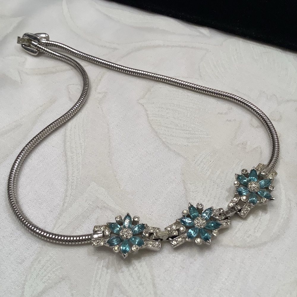 Vintage Silver Necklace With Rhinestone Flowers - Picture 4 of 8